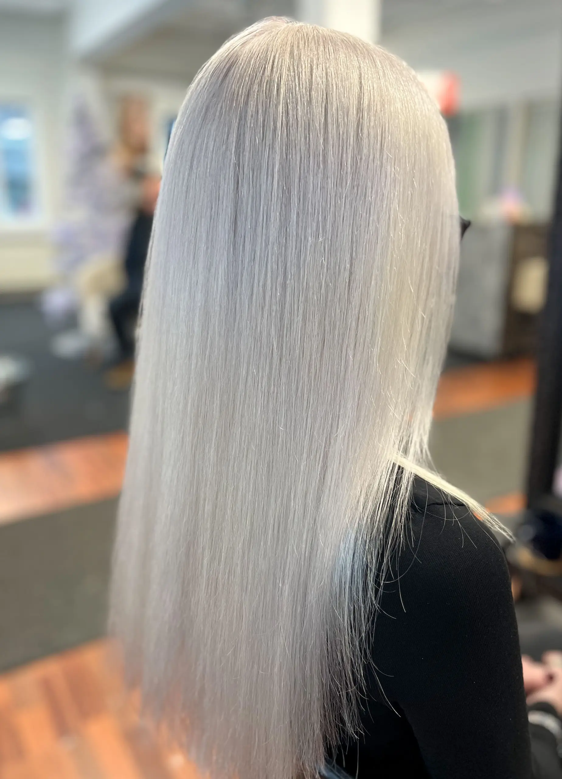 Hiusten leikkaus ja värjäys Joensuussa – Idelle Beauty parturi-kampaamo