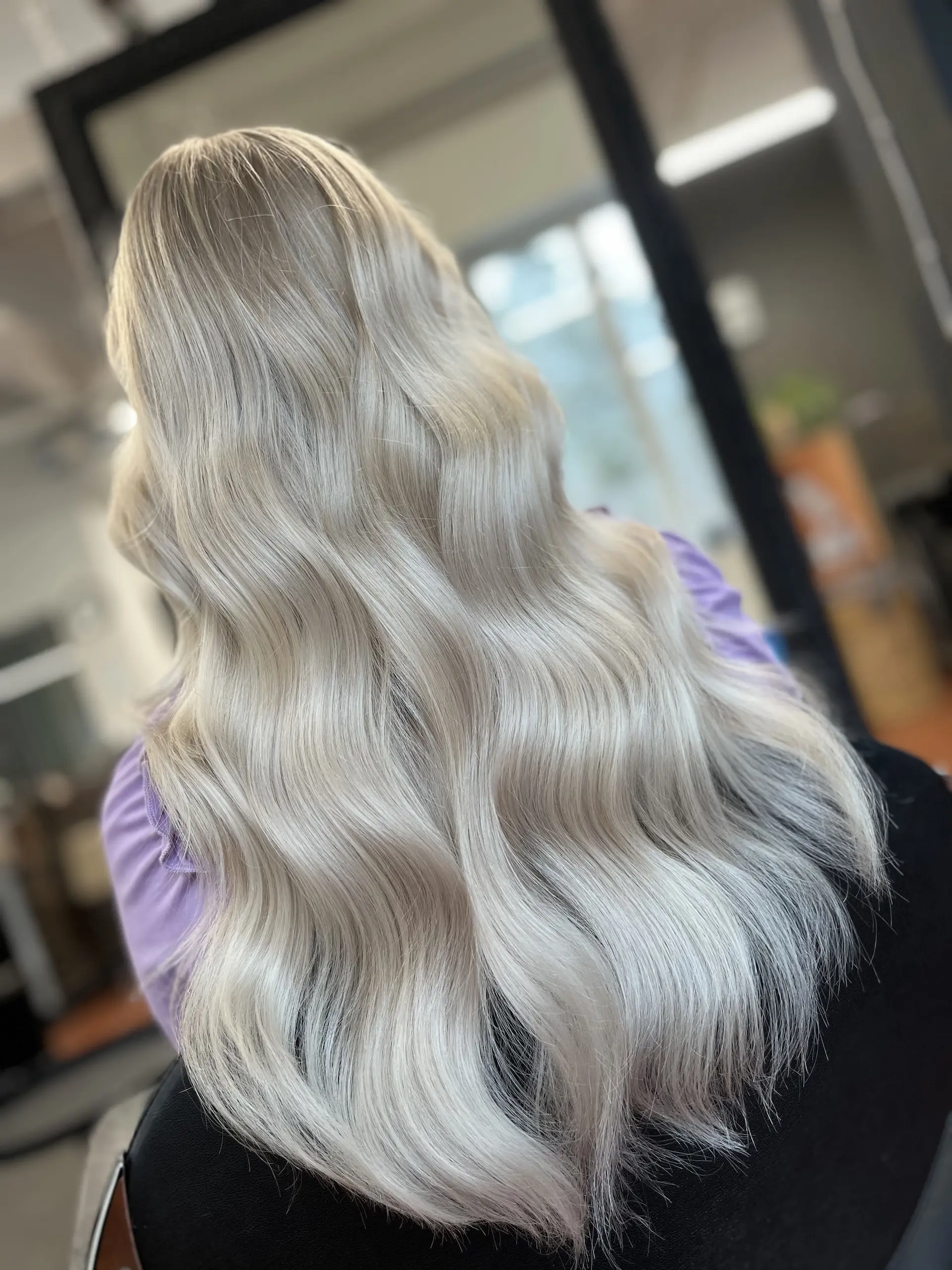 Hiusten leikkaus ja värjäys Joensuussa – Idelle Beauty parturi-kampaamo